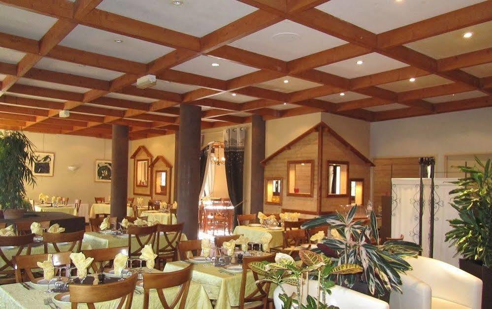Hotel Du Hameau Allos Bagian luar foto