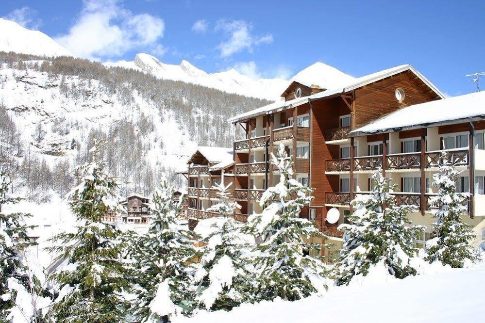 Hotel Du Hameau Allos Bagian luar foto